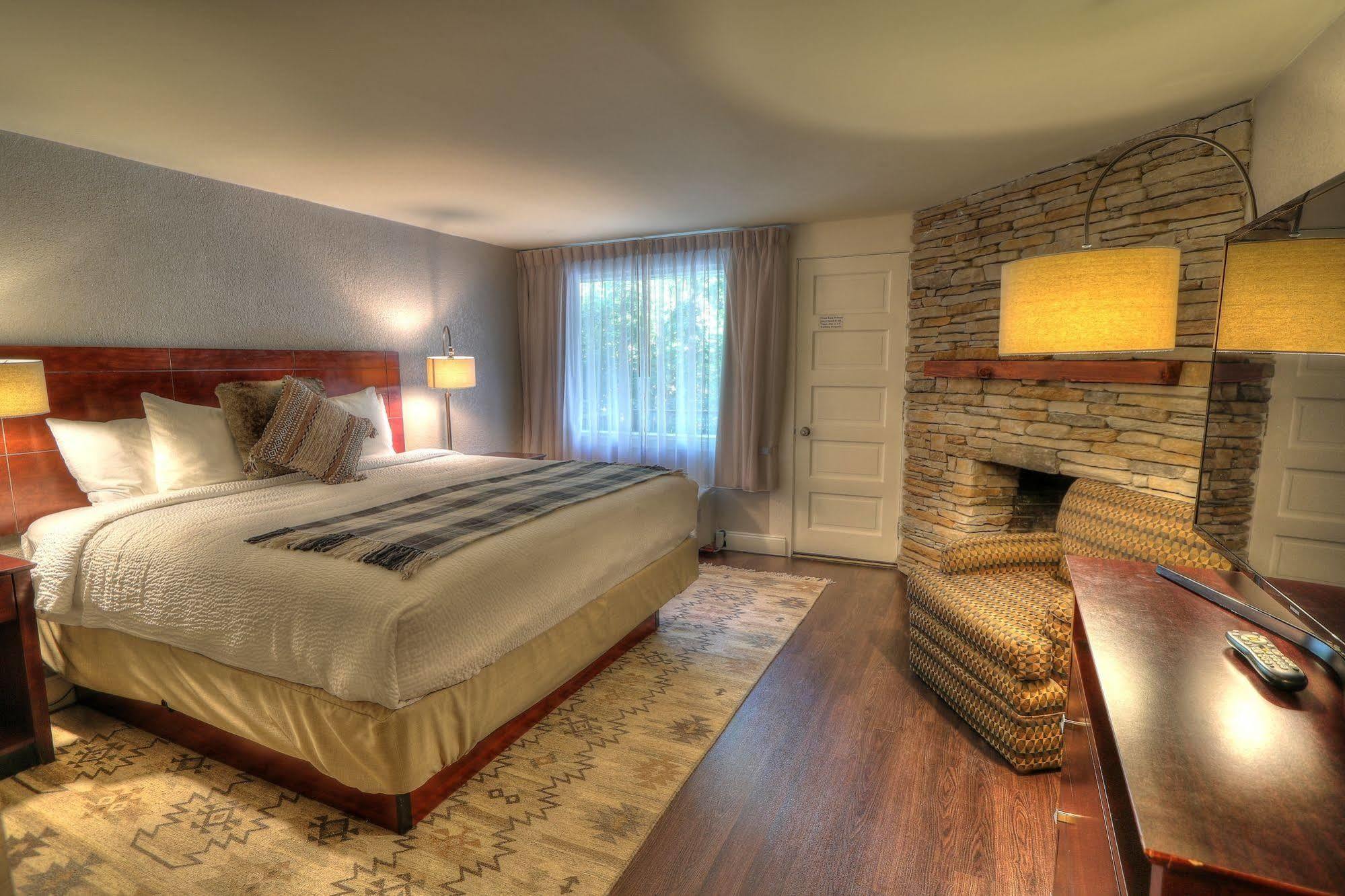 River Edge Inn Гатлинбург Экстерьер фото